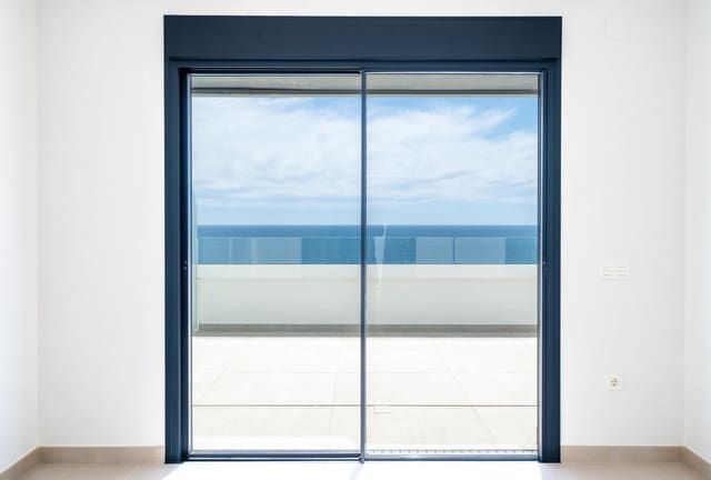 3 sypialnia Penthouse na sprzedaż w Fuengirola z basenem garażem - 1 850 000 € (Ref: 8493495)