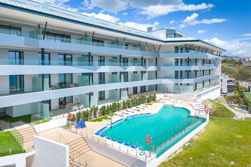 3 sypialnia Penthouse na sprzedaż w Fuengirola z basenem garażem - 1 850 000 € (Ref: 8493495)