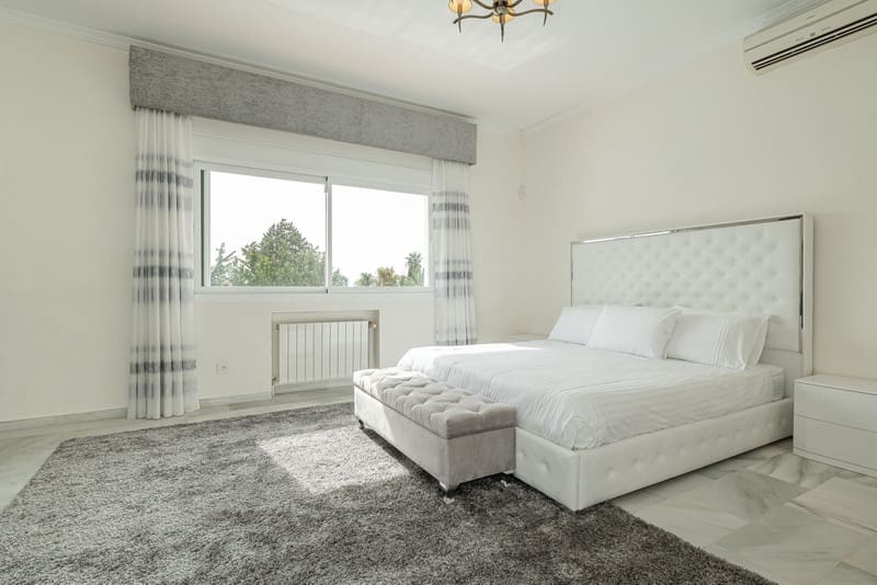 6 bedroom Villa for sale in El Paraiso with pool garage - € 2,750,000 (Ref: 8493496)