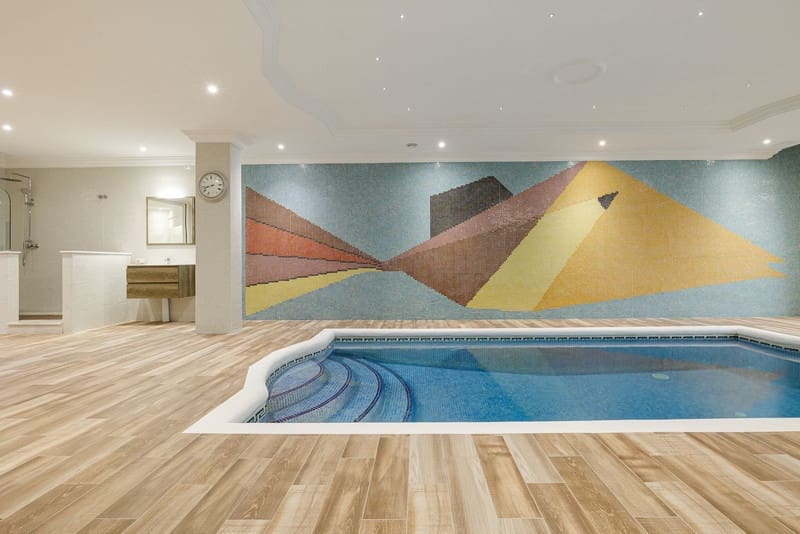 6 bedroom Villa for sale in El Paraiso with pool garage - € 2,750,000 (Ref: 8493496)