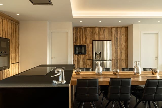 6 slaapkamer Villa te koop in El Paraiso, Estepona met zwembad garage - € 2.750.000 (Ref: 8493496)