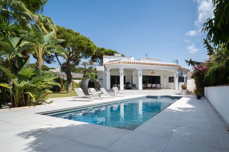 3 bedroom Villa for sale in Marbella with pool garage - € 1,675,000 (Ref: 8493503)