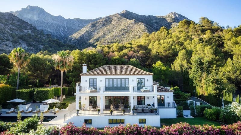 6 bedroom Villa for sale in Marbella with pool garage - € 12,000,000 (Ref: 8495062)
