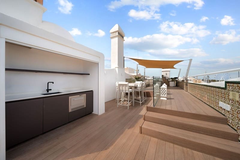 4 soveværelse Penthouse til salg i Benalmadena Costa med swimmingpool garage - € 1.975.000 (Ref: 8498752)