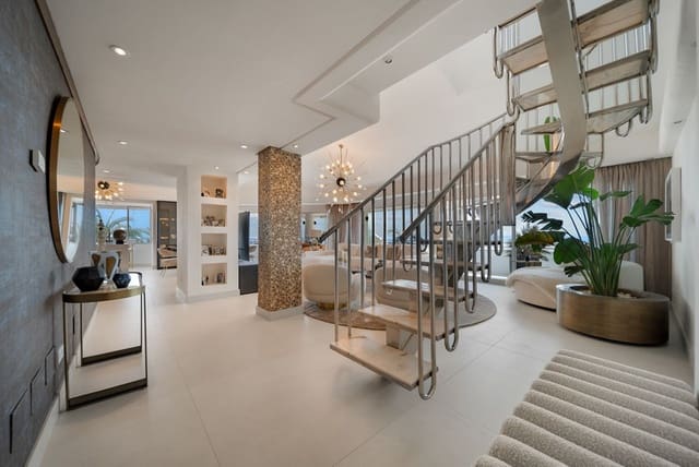 4 soverom Penthouse til salgs i Benalmadena Costa, Benalmádena med svømmebasseng garasje - € 1 975 000 (Ref: 8498752)