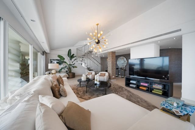 4 soverom Penthouse til salgs i Benalmadena Costa, Benalmádena med svømmebasseng garasje - € 1 975 000 (Ref: 8498752)