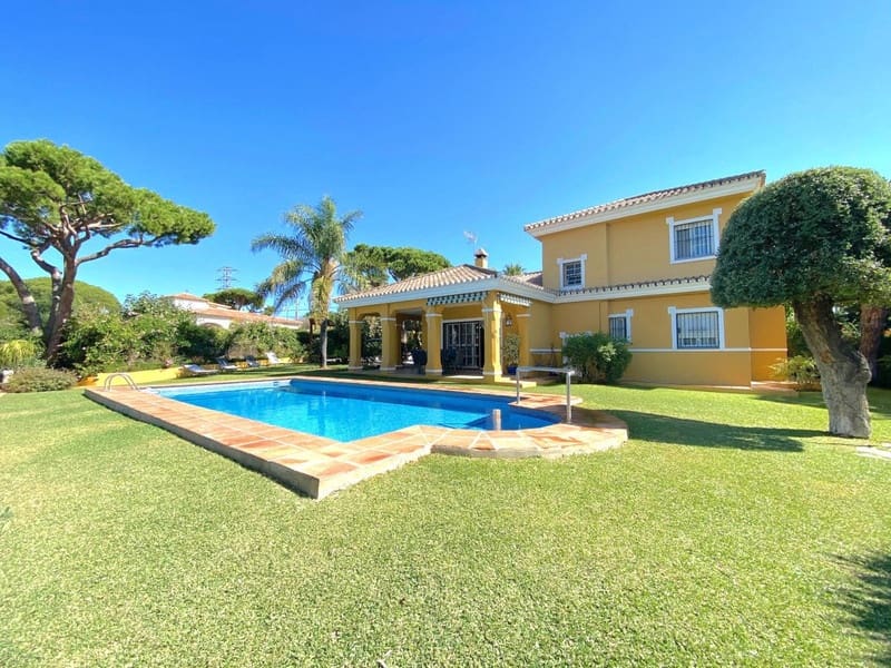 5 bedroom Villa for sale in Marbella with pool garage - € 1,400,000 (Ref: 8508870)