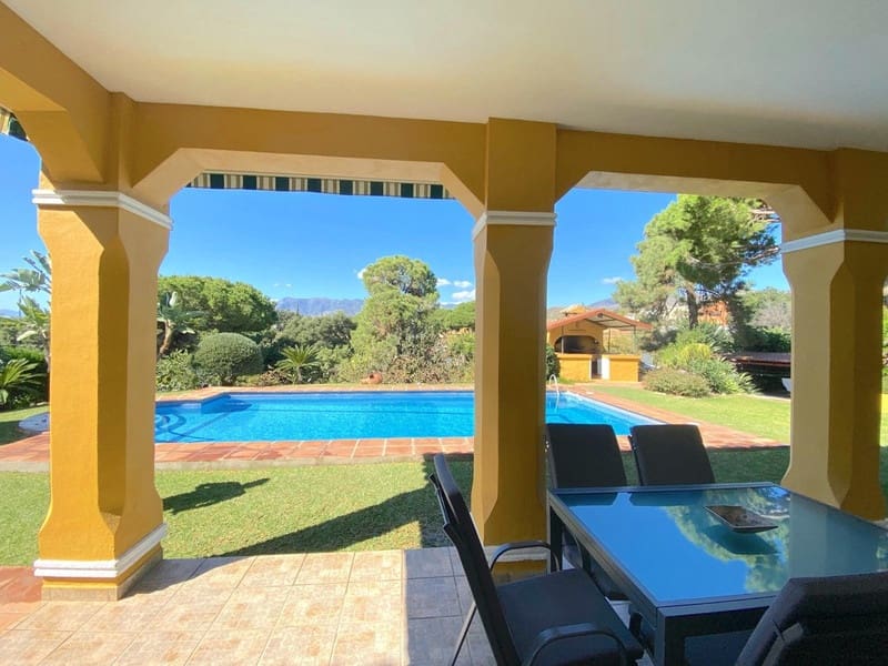 5 bedroom Villa for sale in Marbella with pool garage - € 1,400,000 (Ref: 8508870)