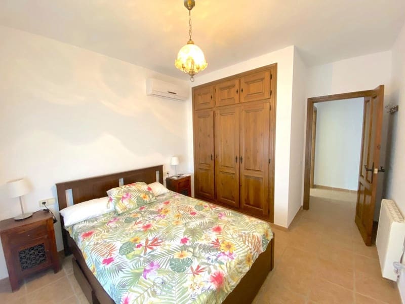 5 bedroom Villa for sale in Marbella with pool garage - € 1,400,000 (Ref: 8508870)