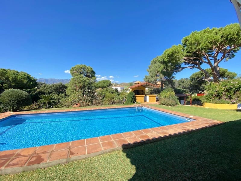 5 soveværelse Villa til salg i Marbella med swimmingpool garage - € 1.200.000 (Ref: 8508870)