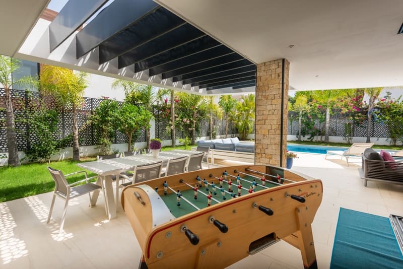 5 bedroom Villa for sale in Nueva Andalucia with pool garage - € 1,950,000 (Ref: 8508872)