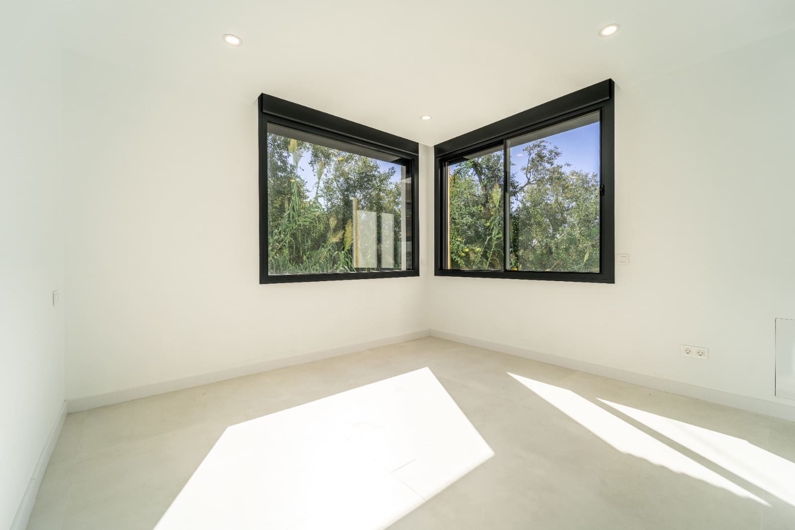 5 slaapkamer Villa te koop in Benalmadena Costa met zwembad garage - € 2.190.000 (Ref: 8531885)