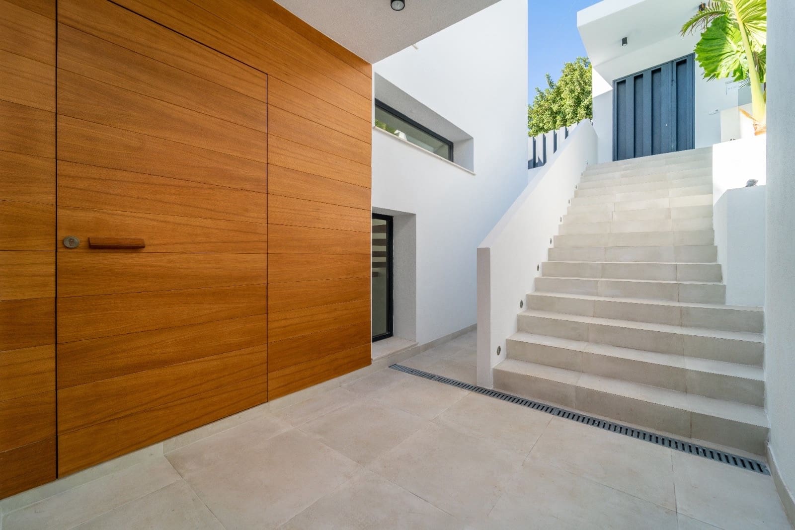 5 slaapkamer Villa te koop in Benalmadena Costa met zwembad garage - € 2.190.000 (Ref: 8531885)