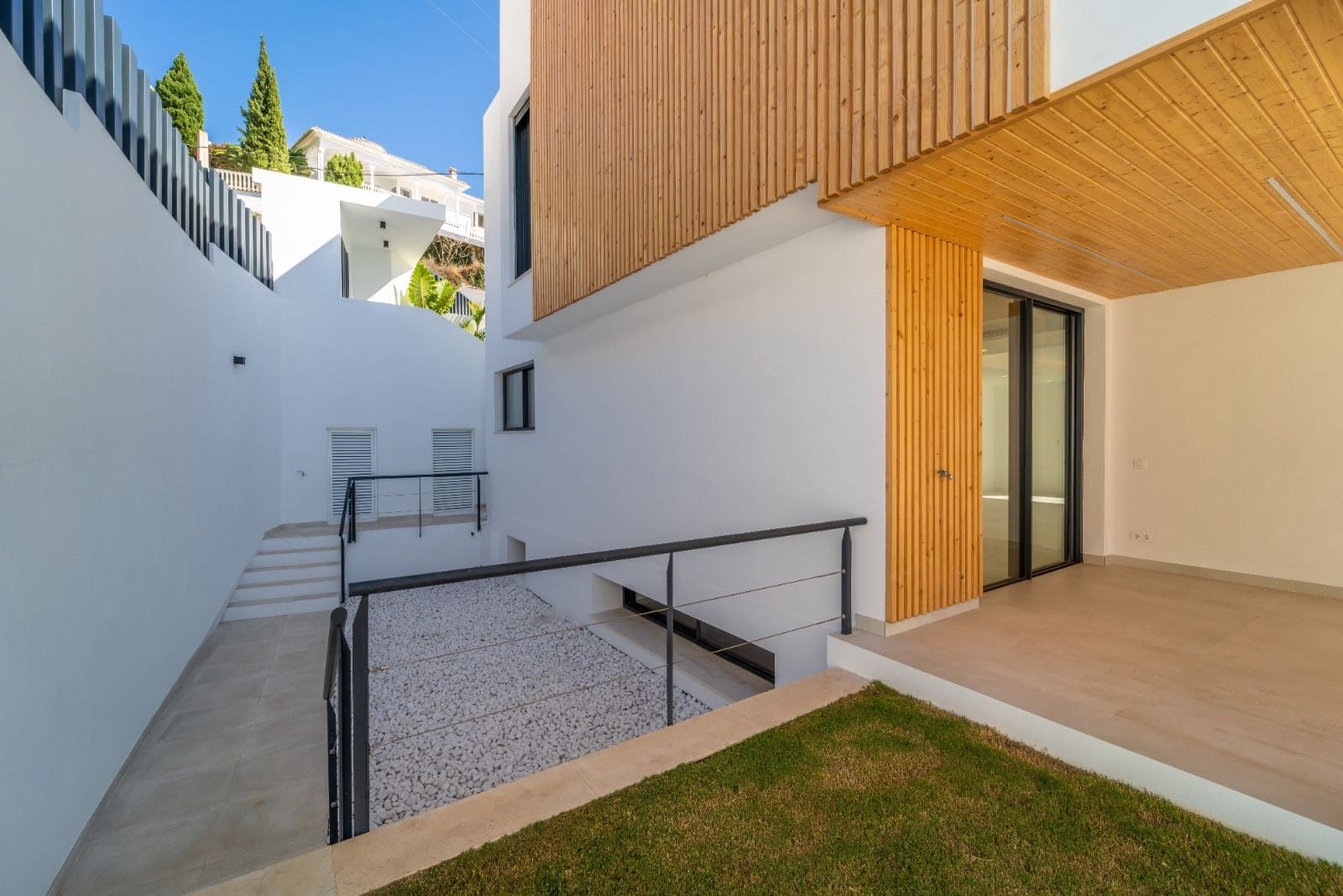 5 slaapkamer Villa te koop in Benalmadena Costa met zwembad garage - € 2.190.000 (Ref: 8531885)