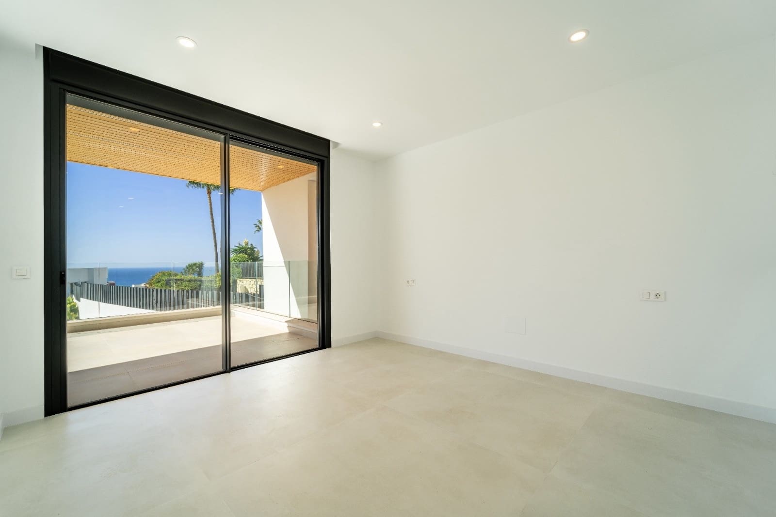 5 slaapkamer Villa te koop in Benalmadena Costa met zwembad garage - € 2.190.000 (Ref: 8531885)