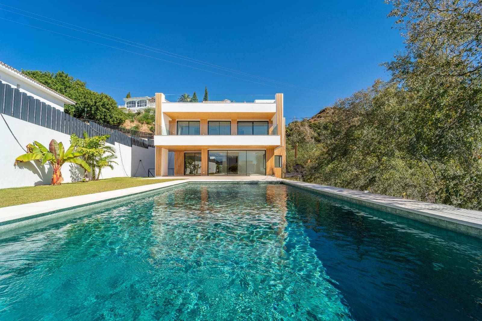 5 slaapkamer Villa te koop in Benalmadena Costa met zwembad garage - € 2.190.000 (Ref: 8531885)