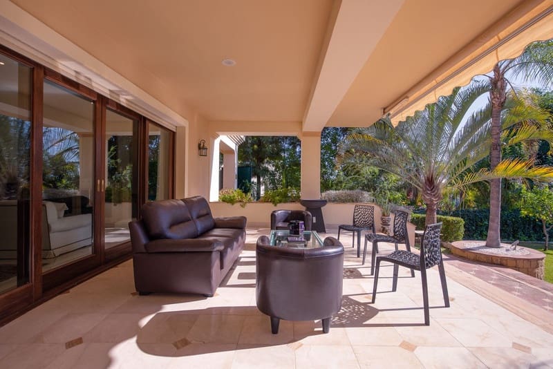 6 bedroom Villa for sale in Benahavis with pool garage - € 2,375,000 (Ref: 8536816)