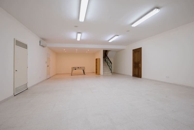 6 bedroom Villa for sale in Benahavis with pool garage - € 2,375,000 (Ref: 8536816)