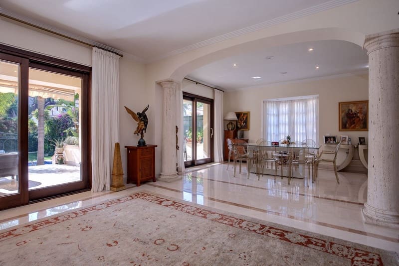Chalet de 6 habitaciones en Benahavís en venta con piscina garaje - 2.100.000 € (Ref: 8536816)