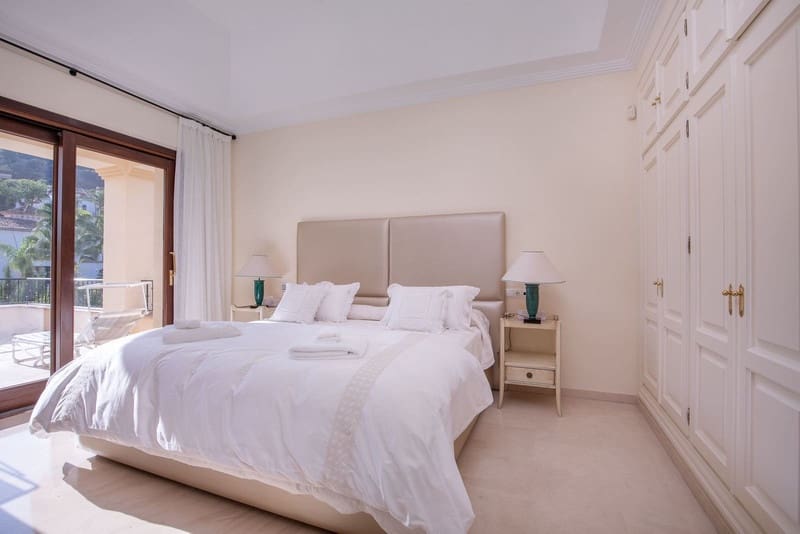 Chalet de 6 habitaciones en Benahavís en venta con piscina garaje - 2.100.000 € (Ref: 8536816)
