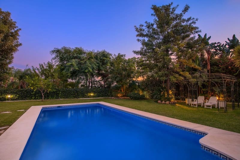 Chalet de 6 habitaciones en Benahavís en venta con piscina garaje - 2.100.000 € (Ref: 8536816)