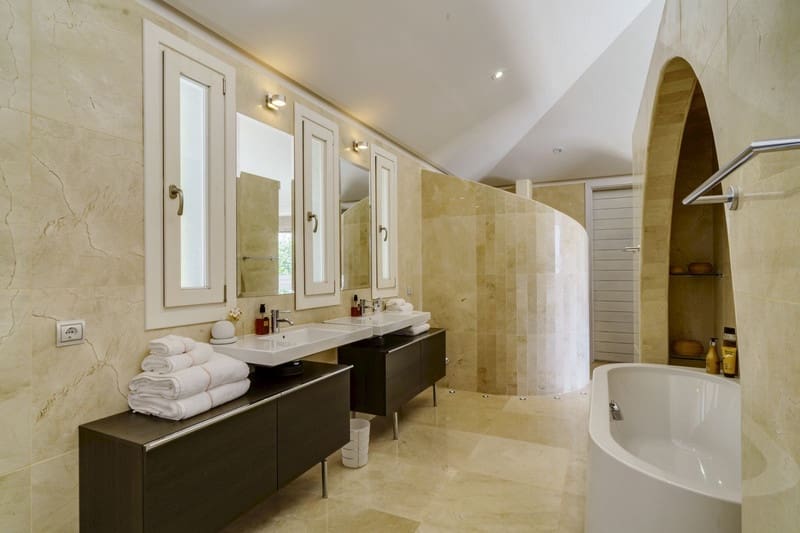 5 soveværelse Villa til salg i El Madronal med swimmingpool garage - € 4.600.000 (Ref: 8536817)