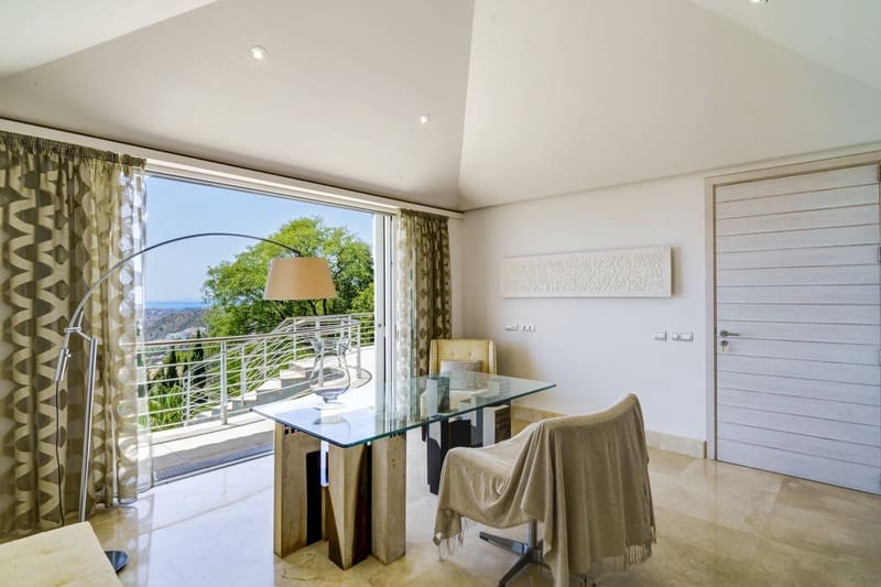 5 bedroom Villa for sale in El Madronal with pool garage - € 4,600,000 (Ref: 8536817)