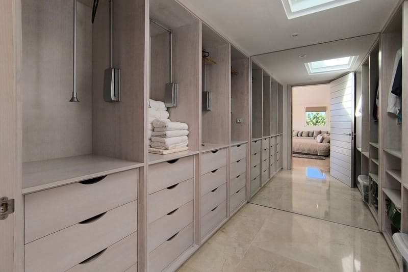 5 bedroom Villa for sale in El Madronal with pool garage - € 4,600,000 (Ref: 8536817)