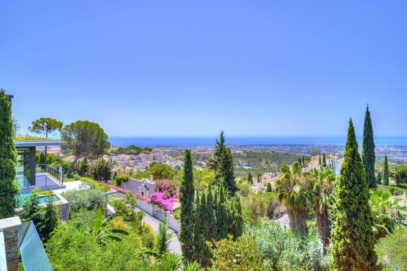 5 bedroom Villa for sale in El Madronal with pool garage - € 4,600,000 (Ref: 8536817)