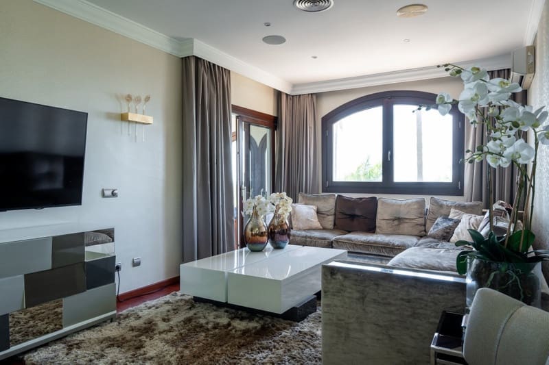 7 sovrum Villa till salu i Marbella med pool garage - 5 900 000 € (Ref: 8536821)