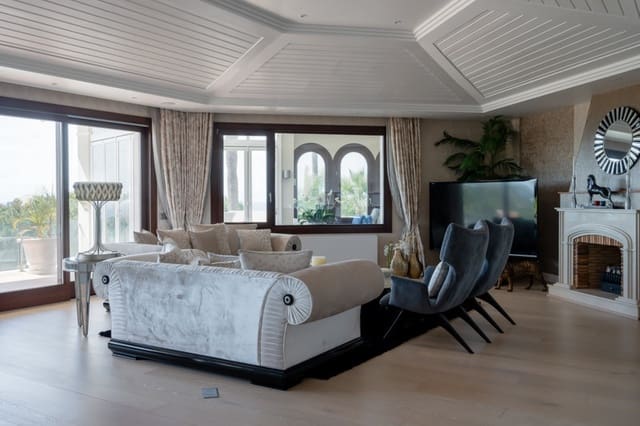 7 sovrum Villa till salu i Marbella med pool garage - 5 900 000 € (Ref: 8536821)