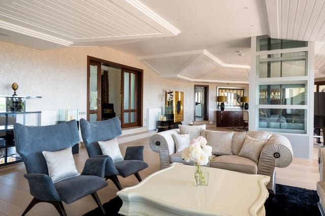 7 sovrum Villa till salu i Marbella med pool garage - 5 900 000 € (Ref: 8536821)