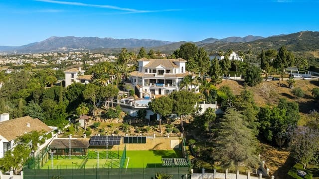 7 sovrum Villa till salu i Marbella med pool garage - 5 900 000 € (Ref: 8536821)