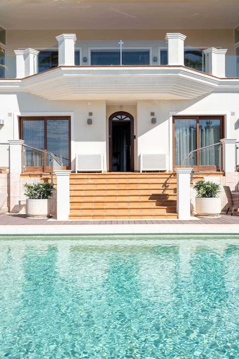 7 sovrum Villa till salu i Marbella med pool garage - 5 900 000 € (Ref: 8536821)