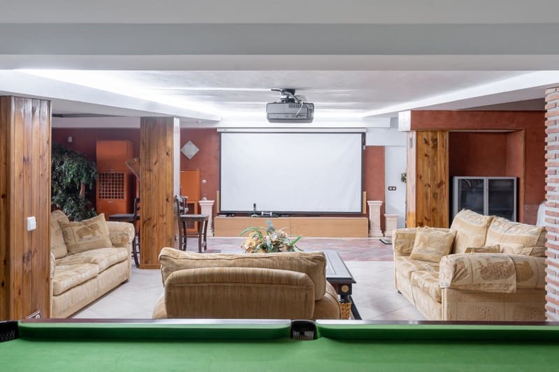 7 sovrum Villa till salu i Marbella med pool garage - 5 900 000 € (Ref: 8536821)