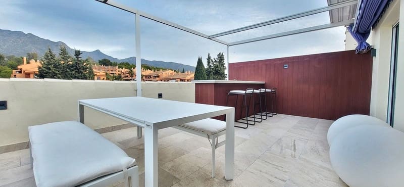 4 quarto Penthouse para venda em Marbella com piscina garagem - 1 365 000 € (Ref: 8538763)