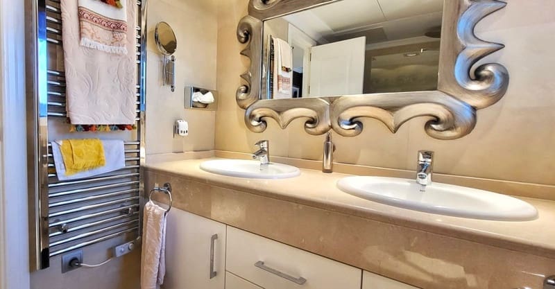 4 quarto Penthouse para venda em Marbella com piscina garagem - 1 365 000 € (Ref: 8538763)