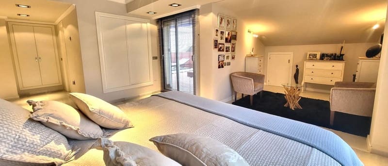 4 quarto Penthouse para venda em Marbella com piscina garagem - 1 365 000 € (Ref: 8538763)