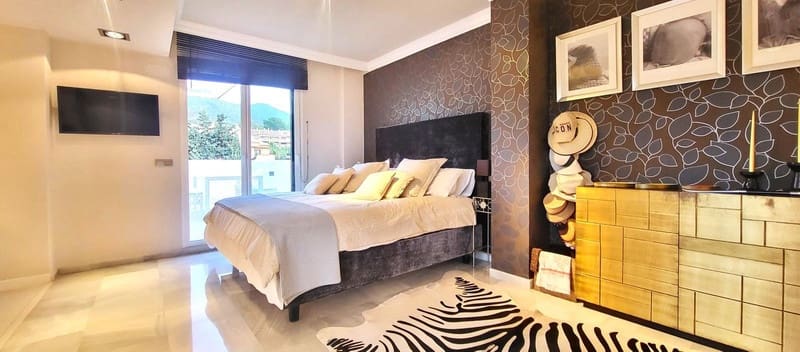 4 quarto Penthouse para venda em Marbella com piscina garagem - 1 365 000 € (Ref: 8538763)