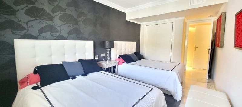 4 quarto Penthouse para venda em Marbella com piscina garagem - 1 365 000 € (Ref: 8538763)