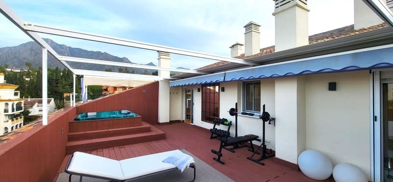 4 quarto Penthouse para venda em Marbella com piscina garagem - 1 365 000 € (Ref: 8538763)