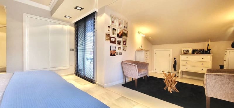 4 quarto Penthouse para venda em Marbella com piscina garagem - 1 365 000 € (Ref: 8538763)