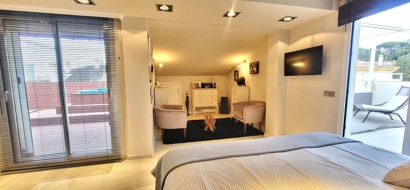 4 quarto Penthouse para venda em Marbella com piscina garagem - 1 365 000 € (Ref: 8538763)