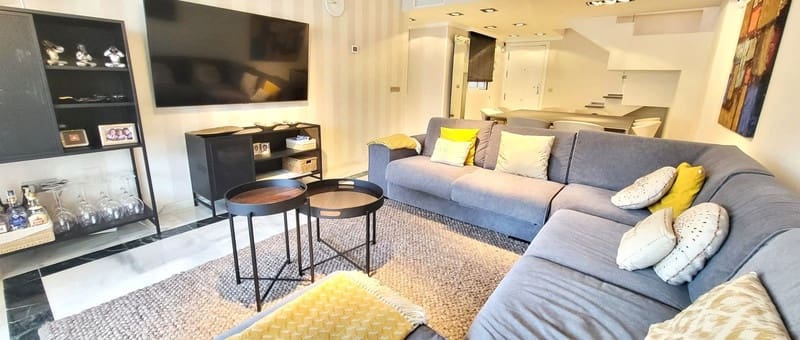 4 quarto Penthouse para venda em Marbella com piscina garagem - 1 365 000 € (Ref: 8538763)