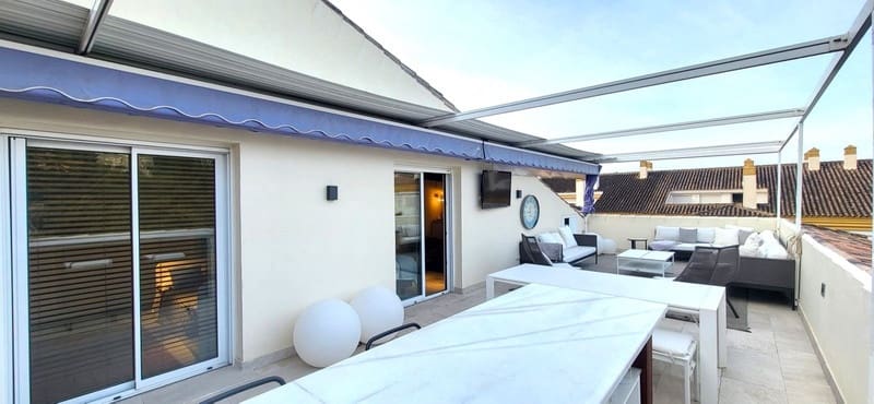 4 quarto Penthouse para venda em Marbella com piscina garagem - 1 365 000 € (Ref: 8538763)