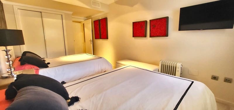 4 quarto Penthouse para venda em Marbella com piscina garagem - 1 365 000 € (Ref: 8538763)