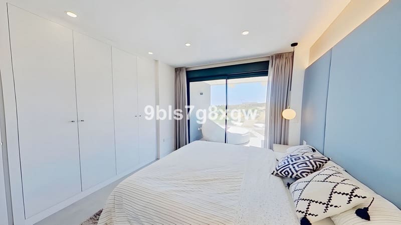 3 slaapkamer Penthouse te koop in Estepona met zwembad garage - € 629.000 (Ref: 8538768)