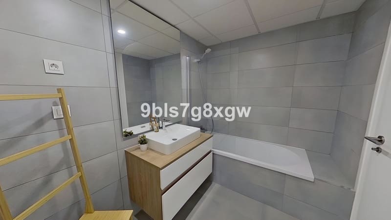 3 slaapkamer Penthouse te koop in Estepona met zwembad garage - € 629.000 (Ref: 8538768)