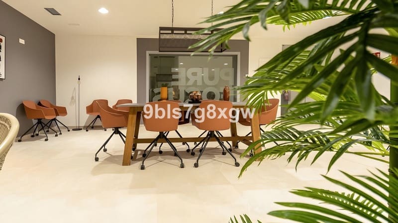 3 slaapkamer Penthouse te koop in Estepona met zwembad garage - € 629.000 (Ref: 8538768)