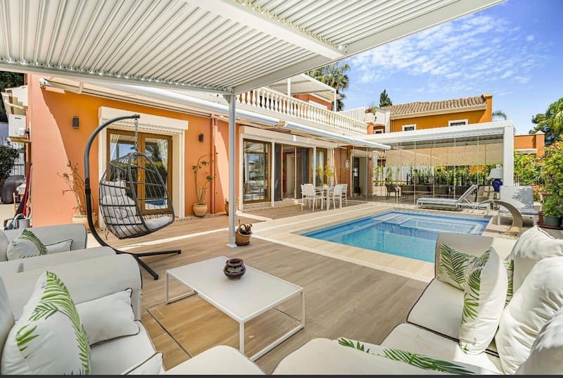 4 bedroom Villa for sale in Marbella with pool garage - € 2,500,000 (Ref: 8538770)